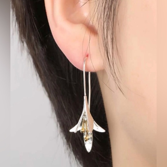 New Mixed Metal Floral Threader Drop Dangle Earrings ~ Tulips - Picture 12 of 16